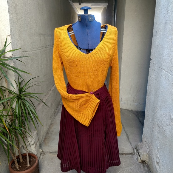 Mustard bell sleeve sweater - Picture 1 of 4